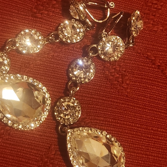 Long teardrop crystal earrings - Picture 5 of 6